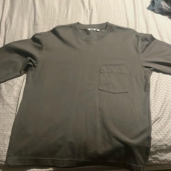 Uniqlo Long Sleeve Sweater (S) - Picture 1 of 5